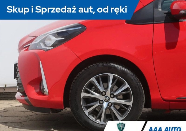 Toyota Yaris cena 55000 przebieg: 49858, rok produkcji 2020 z Drobin małe 106